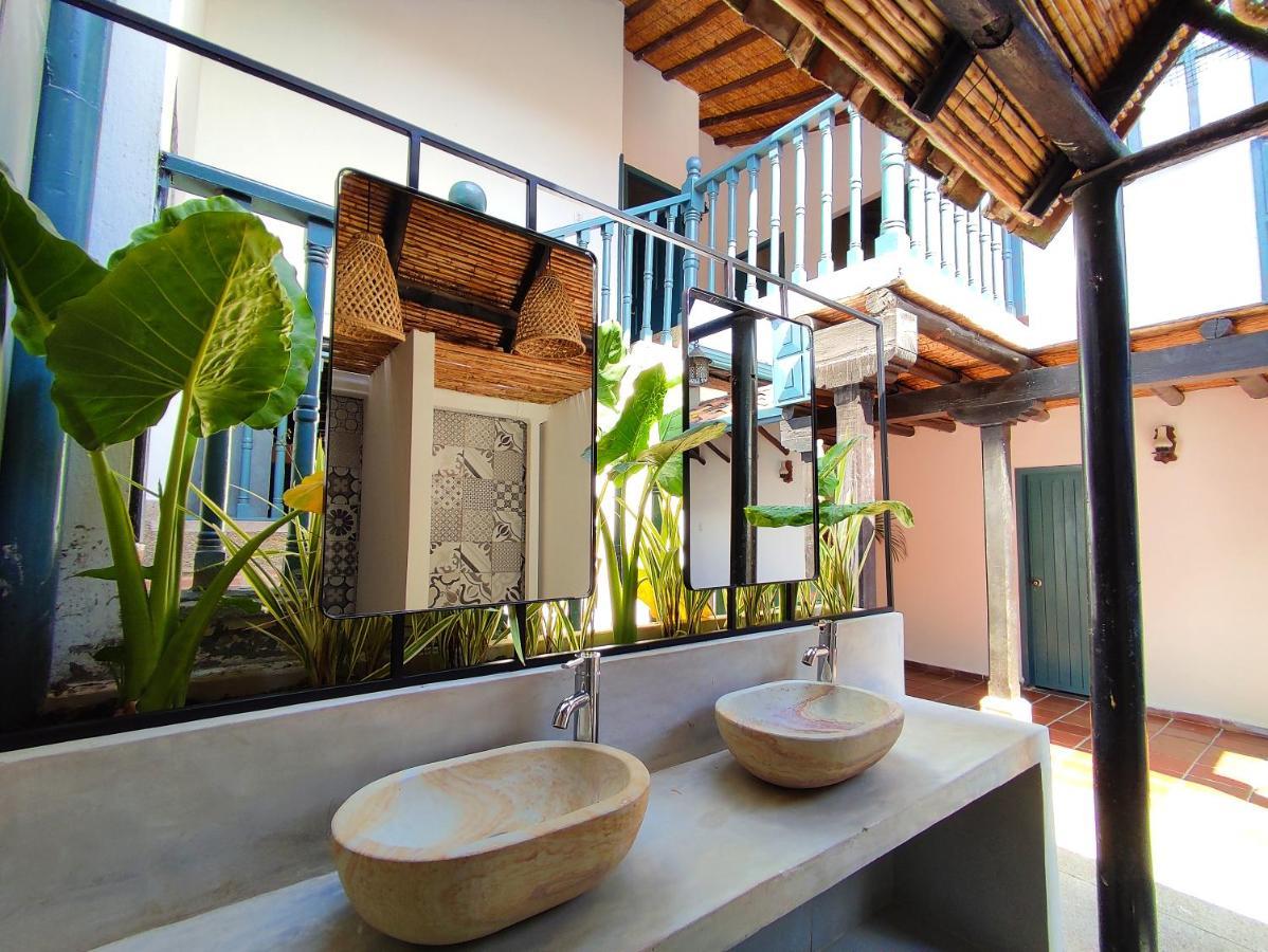 Trip Monkey Giron Hotel Bagian luar foto
