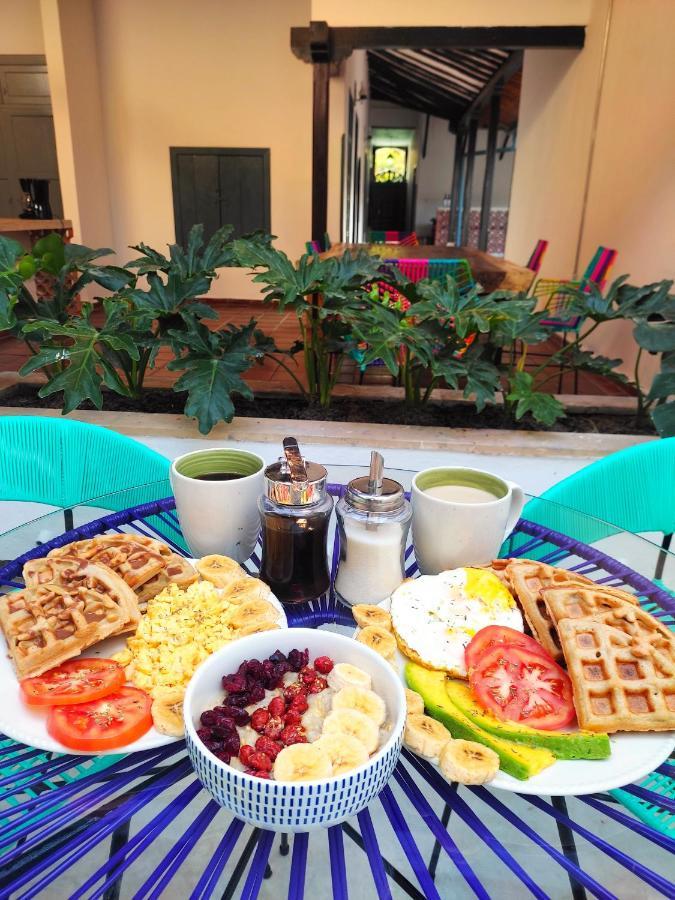 Trip Monkey Giron Hotel Bagian luar foto