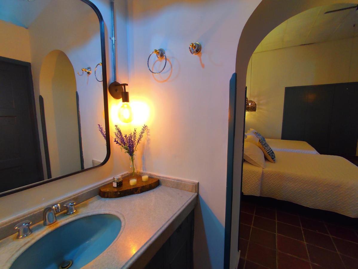 Trip Monkey Giron Hotel Bagian luar foto