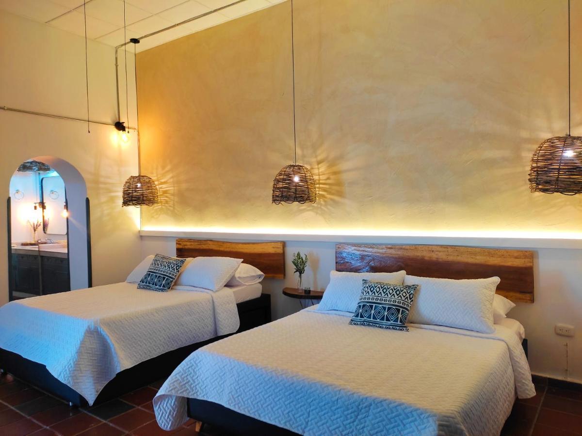 Trip Monkey Giron Hotel Bagian luar foto