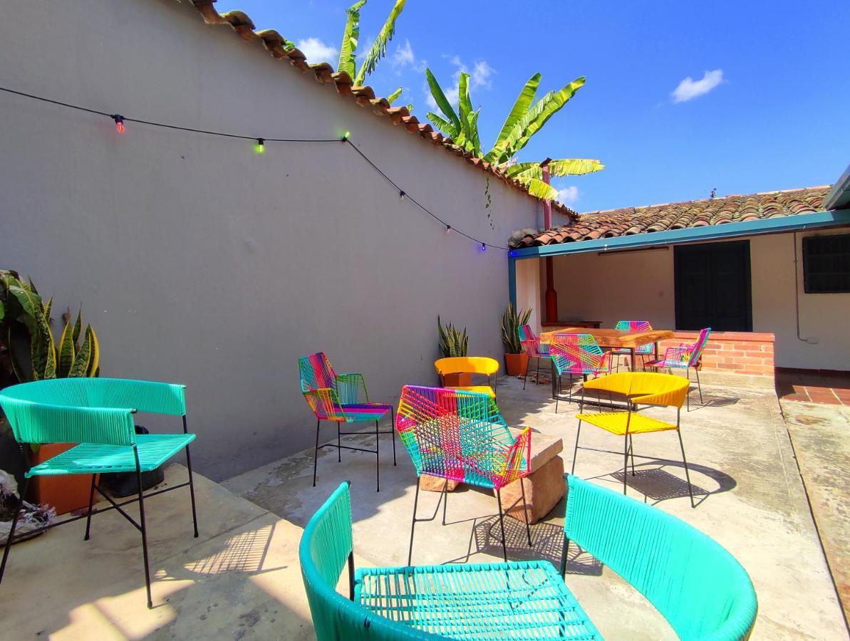 Trip Monkey Giron Hotel Bagian luar foto