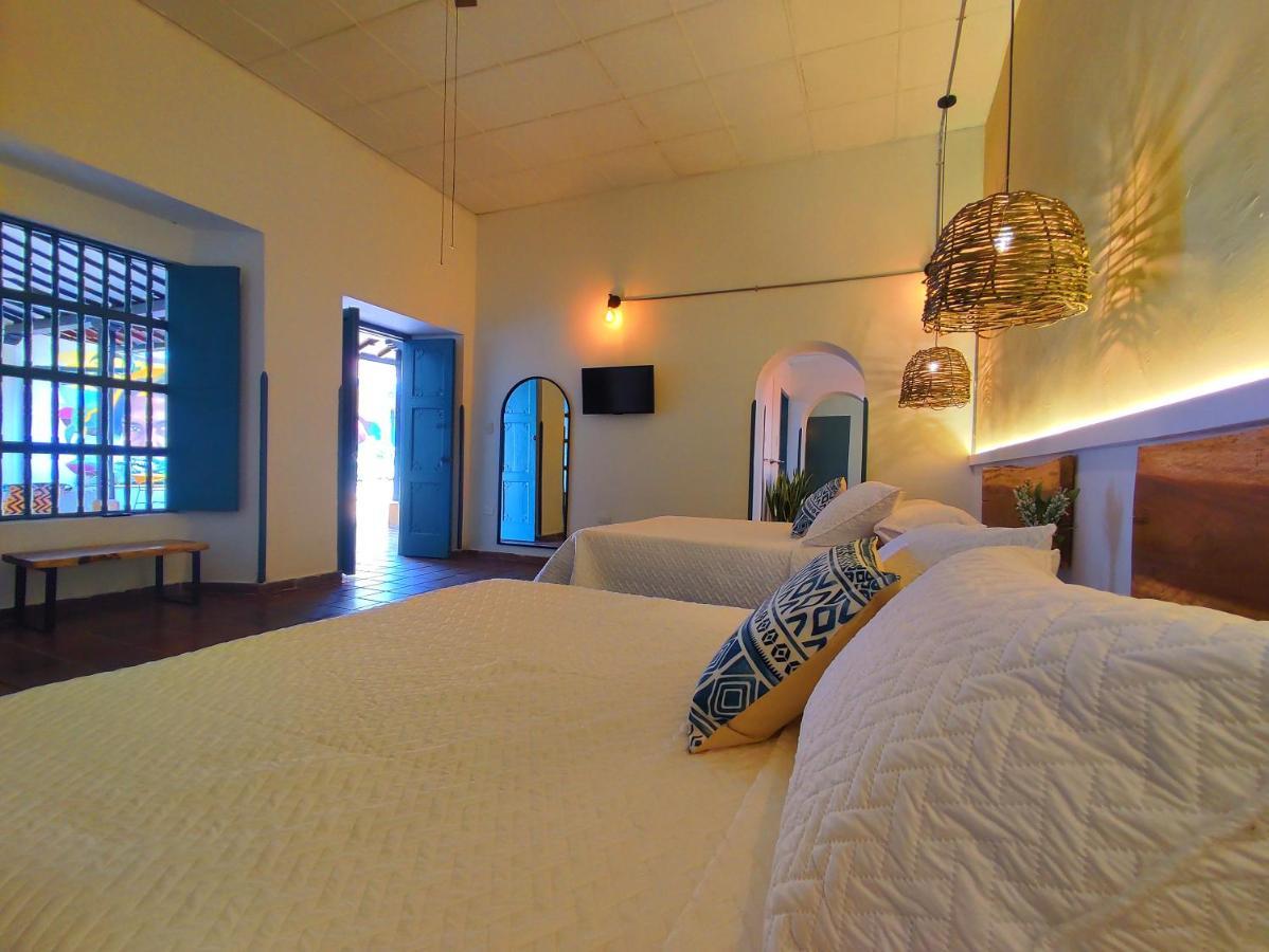 Trip Monkey Giron Hotel Bagian luar foto