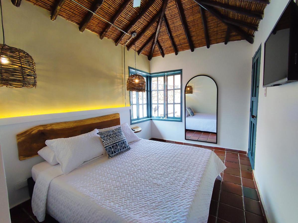 Trip Monkey Giron Hotel Bagian luar foto