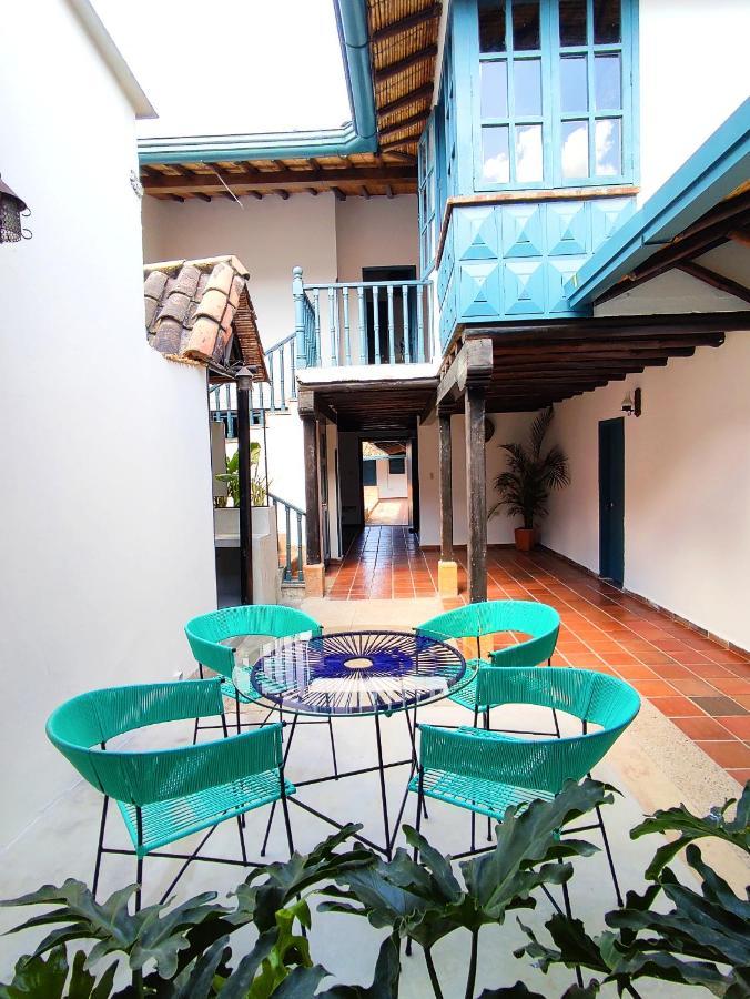 Trip Monkey Giron Hotel Bagian luar foto