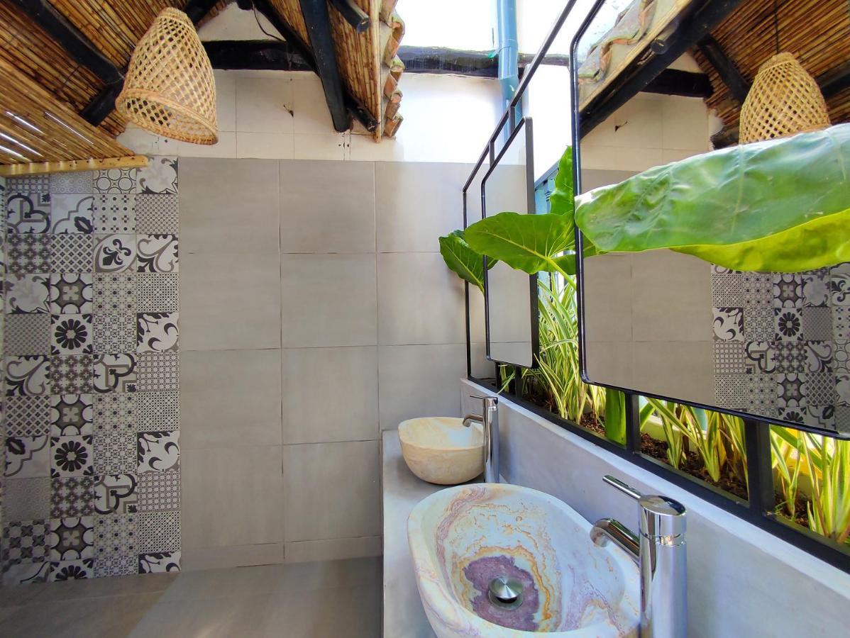 Trip Monkey Giron Hotel Bagian luar foto